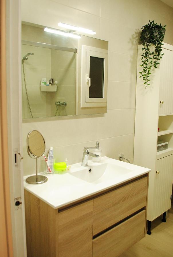 Capellades Habitacion Con Patio En Piso Compartido מראה חיצוני תמונה