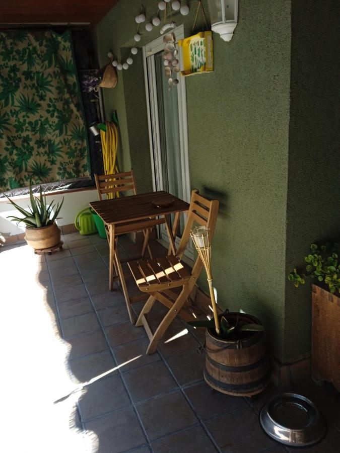 Capellades Habitacion Con Patio En Piso Compartido מראה חיצוני תמונה
