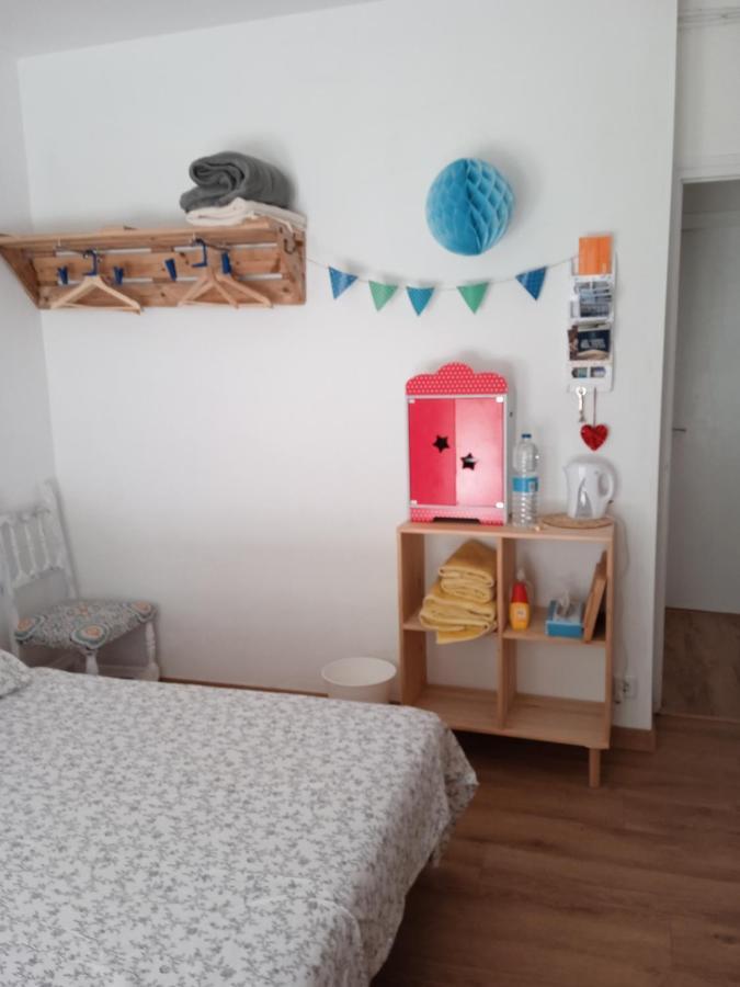 Capellades Habitacion Con Patio En Piso Compartido מראה חיצוני תמונה